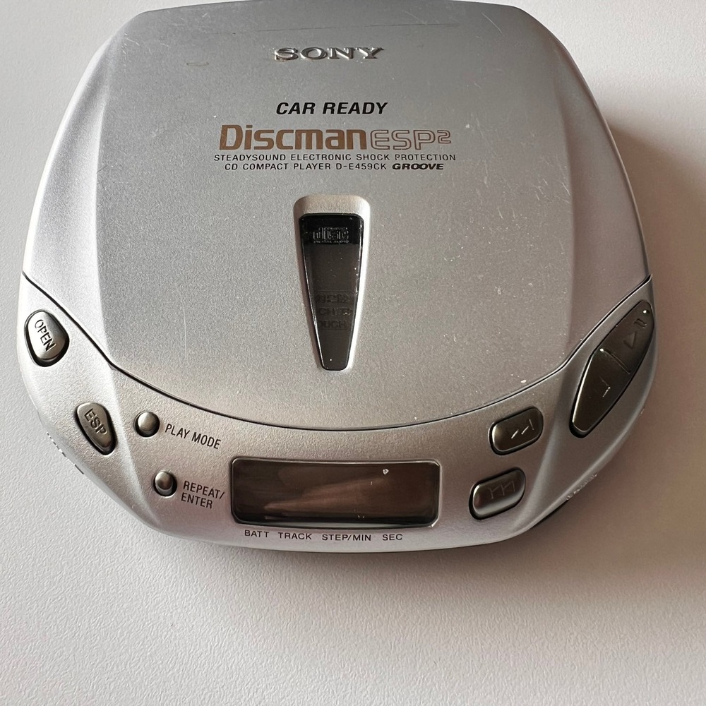 Sony Discman ESP2 D-E459CK Portable CD Player Car Ready Kit Vintage 1999 Silver